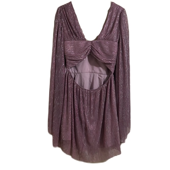 AmyEnjoyLife, Big Long Sleeves, Cut Out Back Dress, Lavender Color, Size Small - Picture 2 of 6
